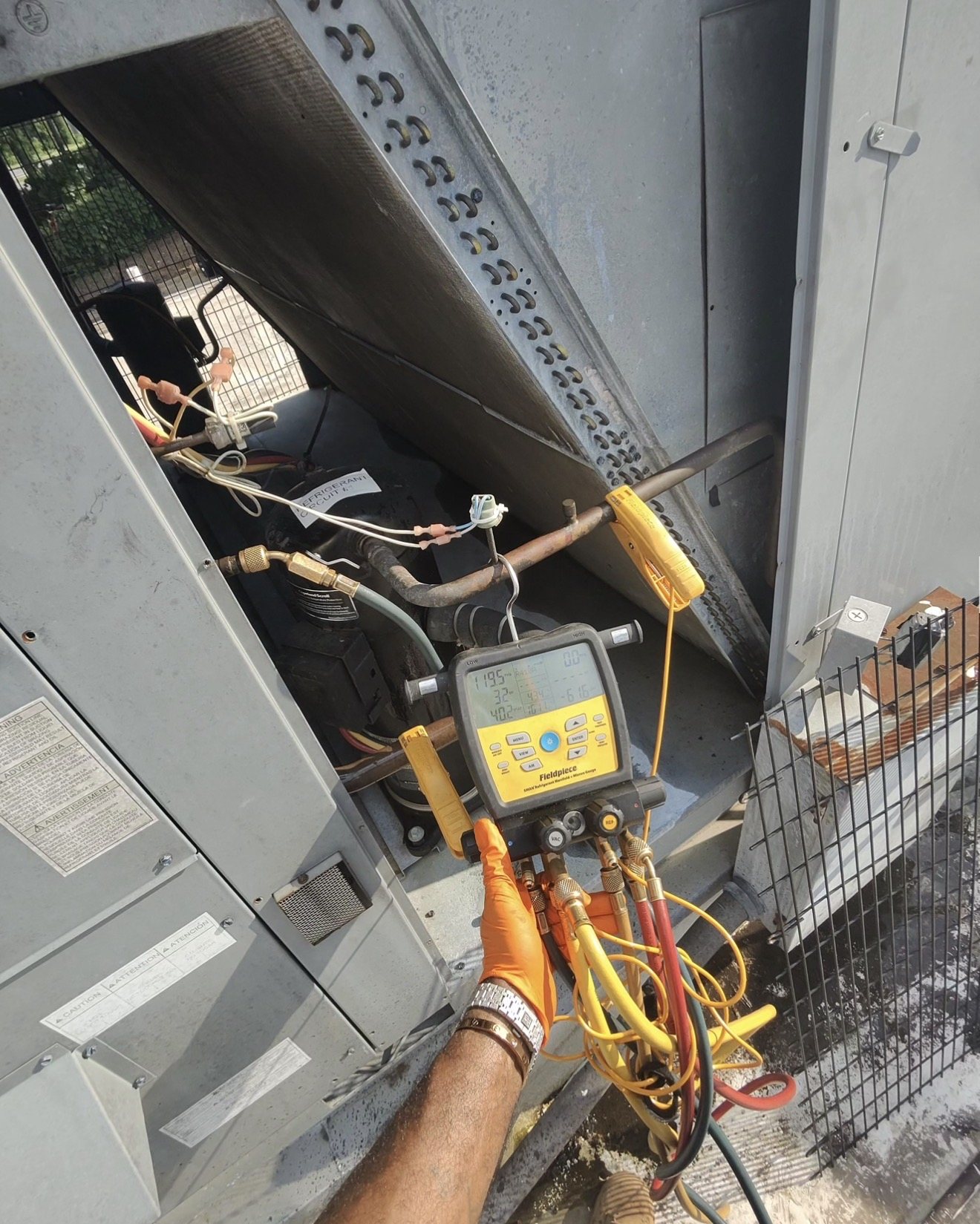 Rooftop diagnostic work with gauges